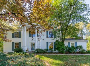 10 Ridge Crest Ct, Chesterfield, MO 63017