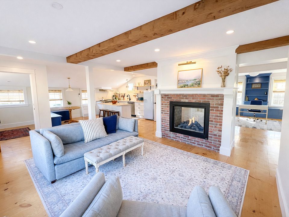 1st image of 14 Sugarloaf St