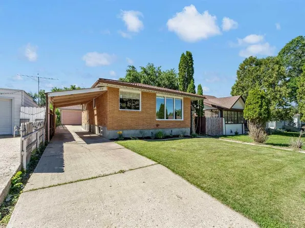 129 N 7th St SE, Medicine Hat, AB T1A 1J4