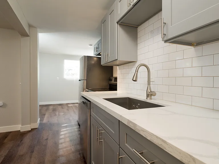 923 SW Holden St #1 — Photo 2