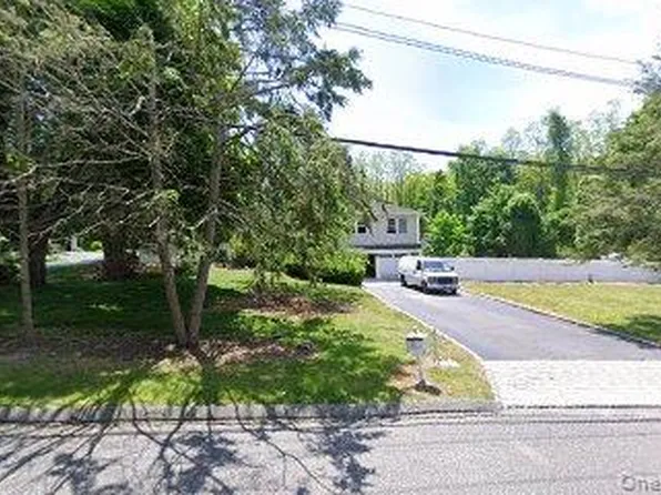32 Fort Salonga Road, Fort Salonga, NY 11768