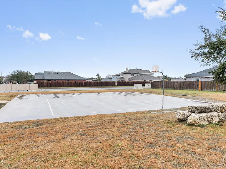 107 McCarthur Dr — Photo 17