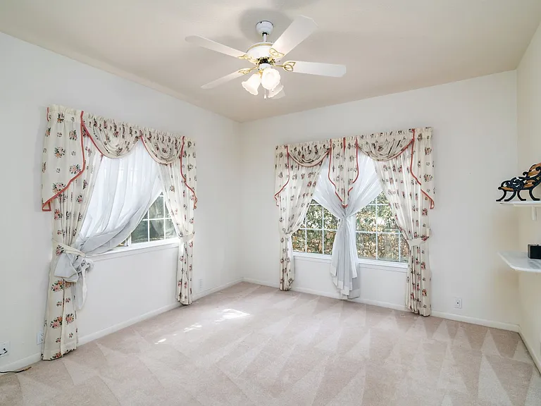 4525 Teasley Ln — Photo 15