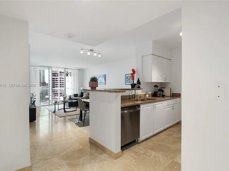 1155 S Brickell Bay Dr #805 — Photo 2