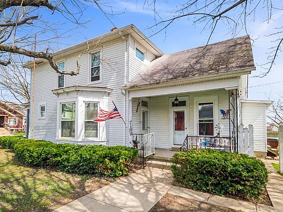5th image of 35 Maple Ave