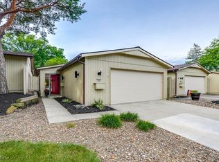 19841 Dell Dr, Strongsville, OH
