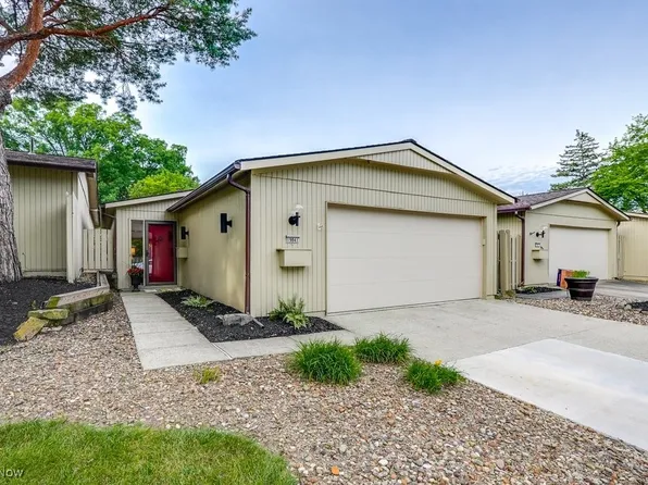 19841 Dell Dr, Strongsville, OH 44149
