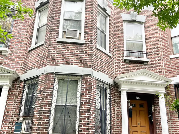 968 Saint Johns Place image 2 of 21