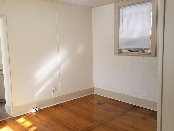 2nd image of 114 N 32nd Ave APT 4