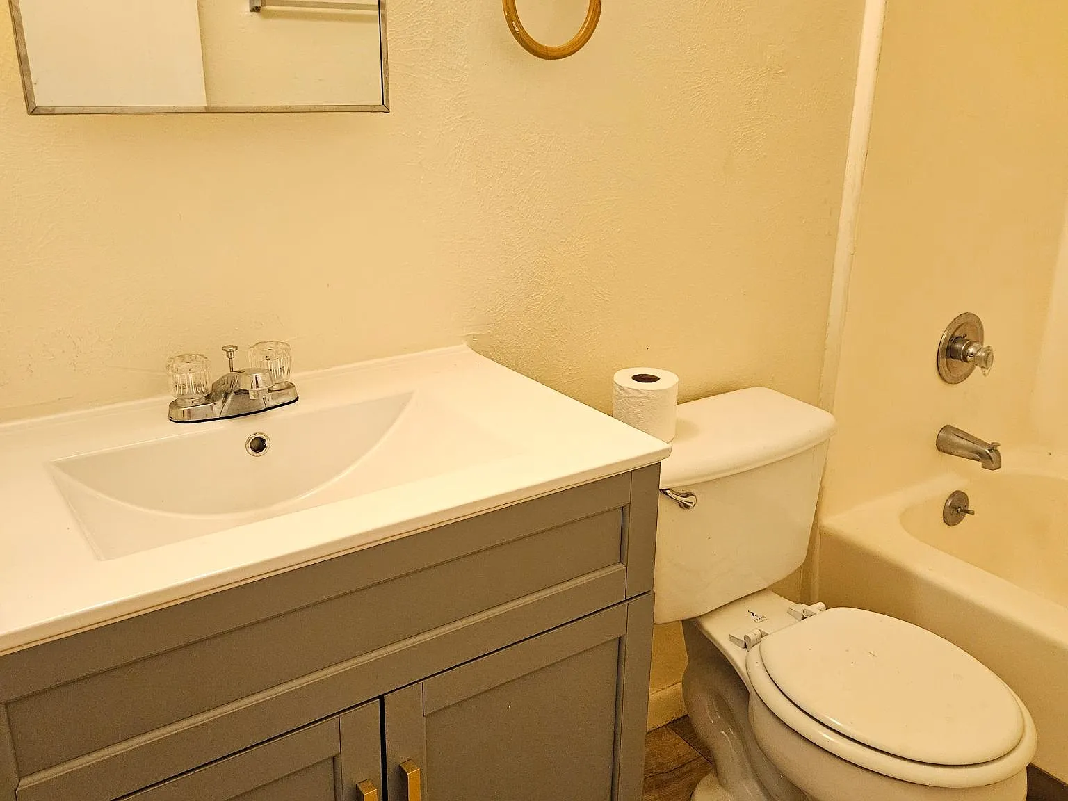 2 bed, 850 sqft, $1,050 — Photo 3