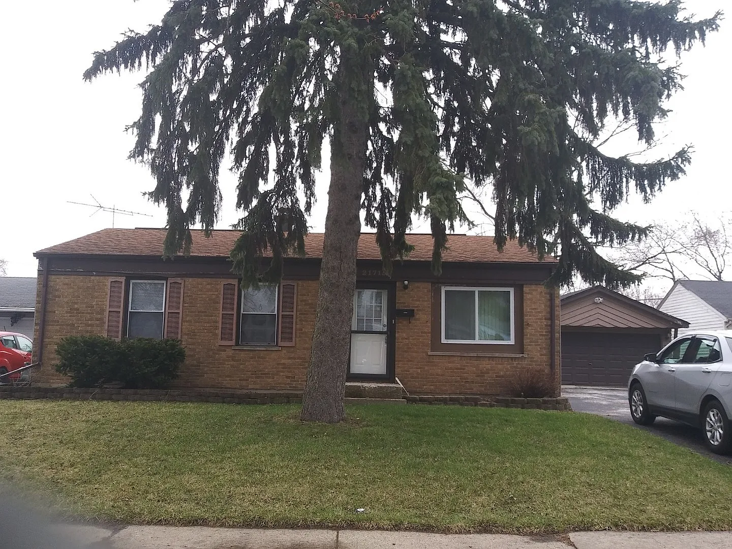 21715 Merrill Ave photo 1