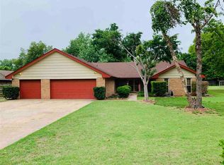 1426 Cansler Dr, Enid, OK 73703