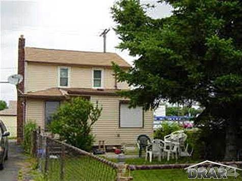 1st image of 2058 Morris Ave