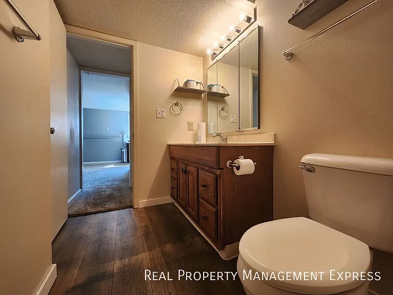 2800 W McClellan St #2 — Photo 13