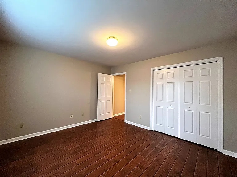 10025 Highgate Cir — Photo 17