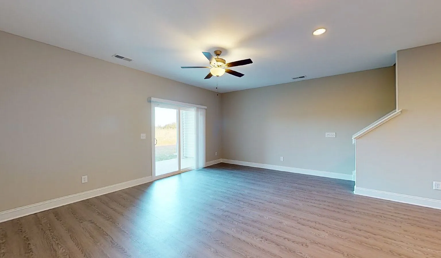 3 bed, 2.5 bath, 1658 sqft, $1,800 — Photo 4