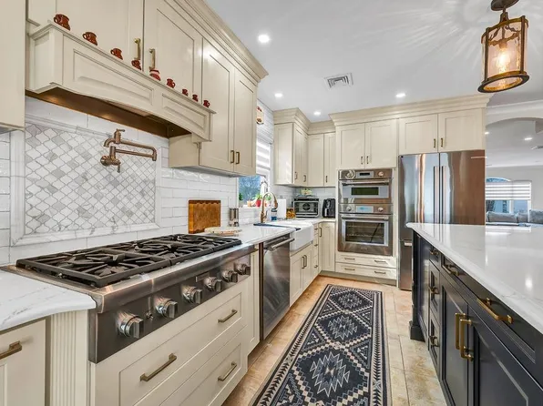 629 Marcy Avenue image 6 of 37