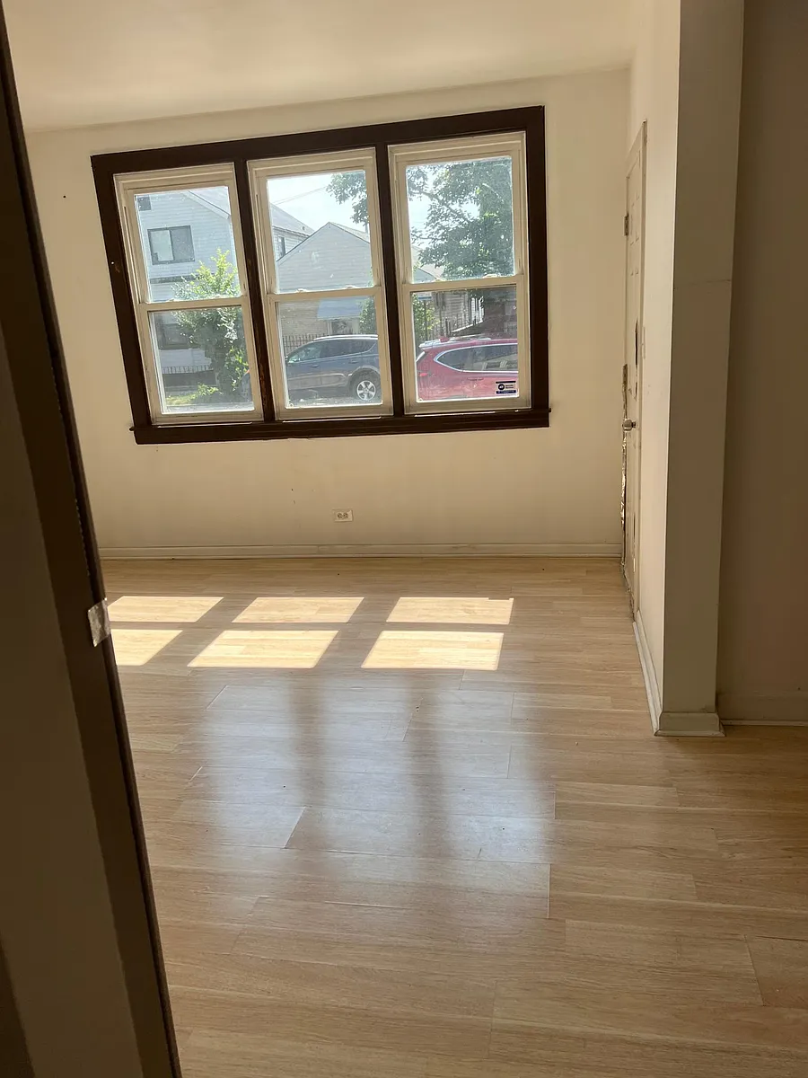 Building Photo - 3023 S Broad St #1F