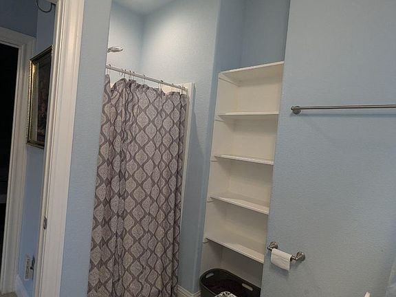 5th image of 4377 Varsity Ln