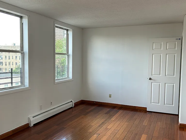 1218 Vyse Ave #2 — Photo 2
