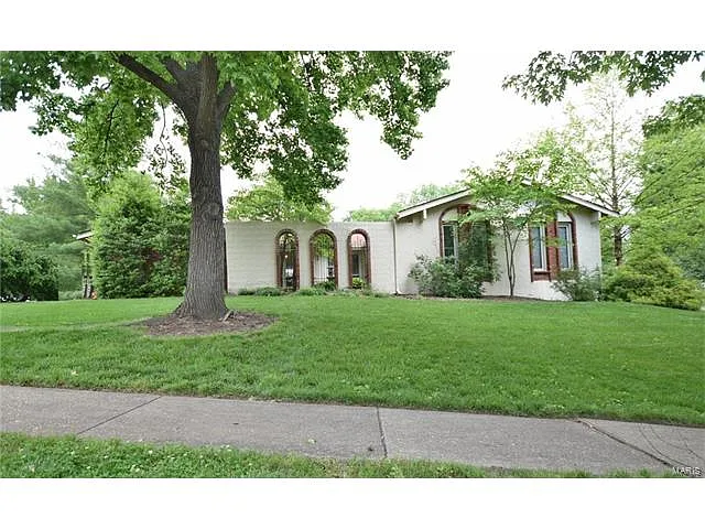 602 Lalor Dr photo 1