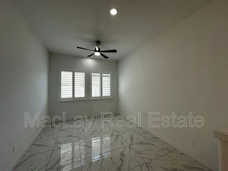 1979 W Lariat Ln — Photo 10