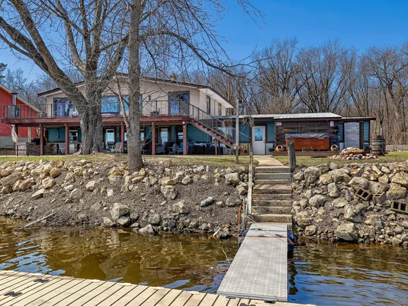742 Shore Acres Rd, La Crescent, MN 55947