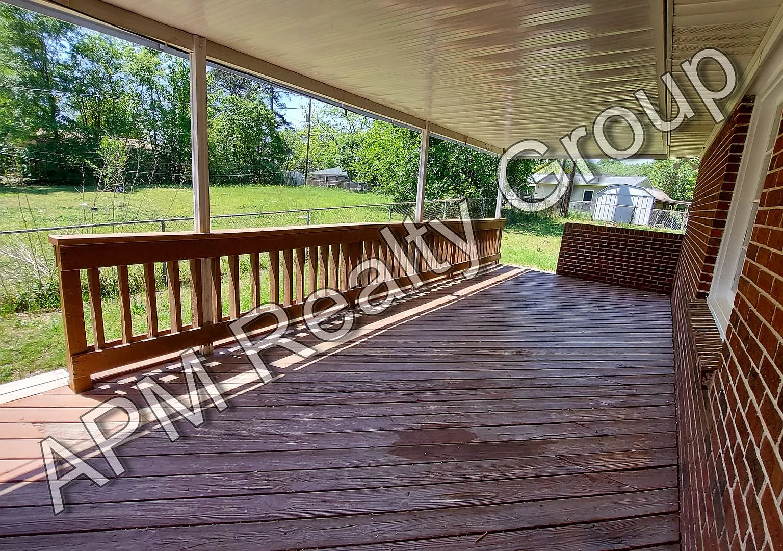 Renovated three bedroom house — Photo 1