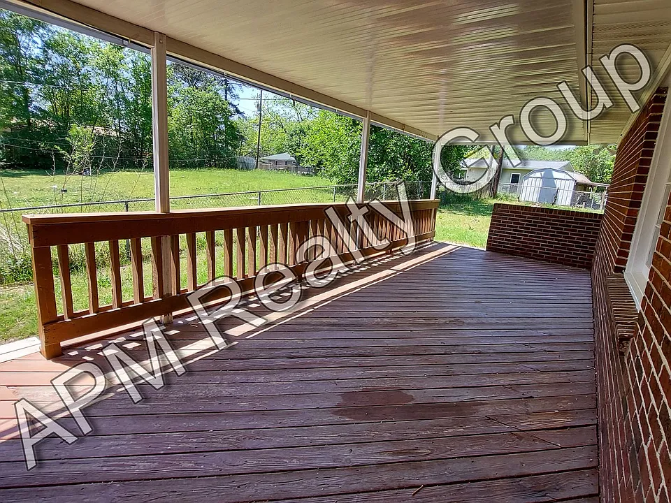 1615 S Beltline Blvd