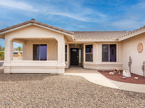 3rd image of 1300 Pueblo Dr