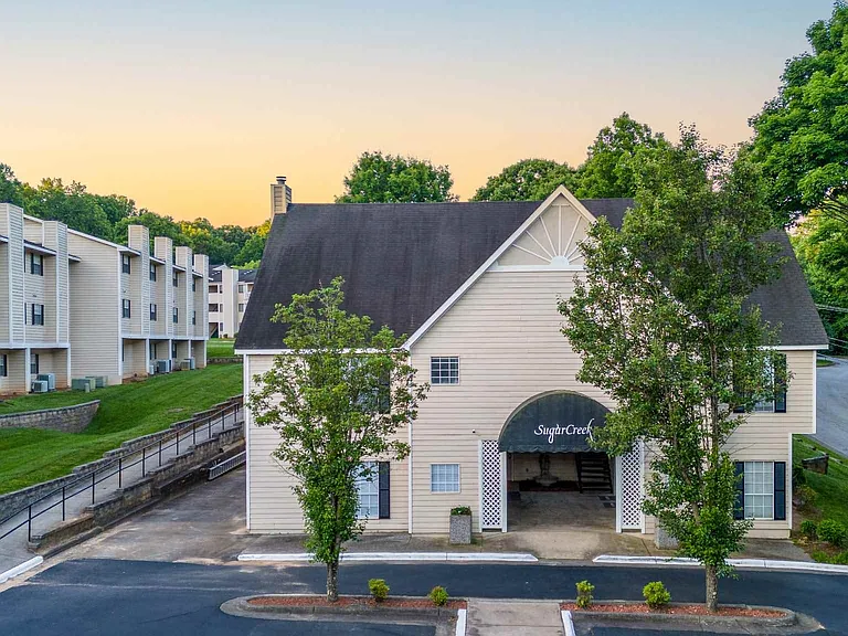 Sugar Creek Apartments — Photo 18