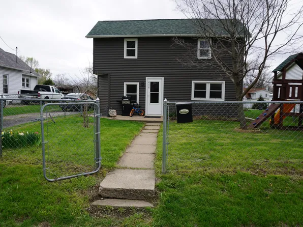 414 Fletcher Ave, Muscatine, IA 52761