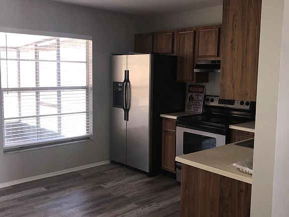3rd image of 11406 Blackbark Dr