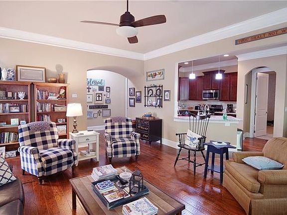 3rd image of 201 River Knoll Way