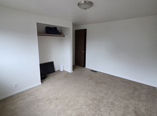 919 N 101st St, Seattle, WA 98133