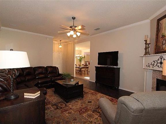 4th image of 10508 Gary Ave