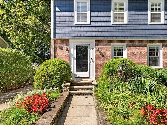 5th image of 14 Creston Way