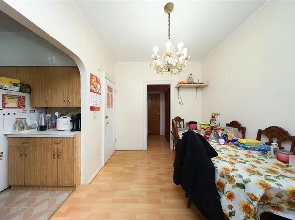 2284 East 22nd Street image 10 of 35