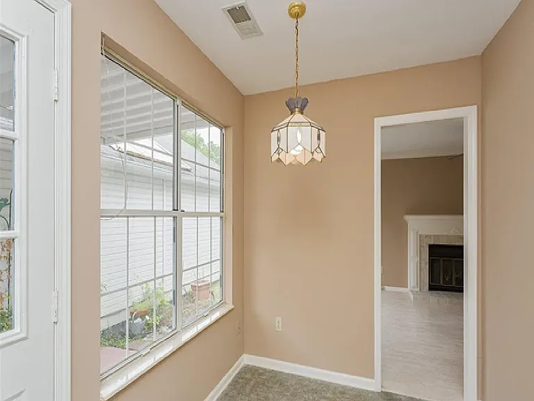 1706 Lake Park Cir — Photo 5