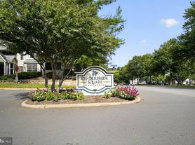 12160 Penderview Ln, Fairfax, VA