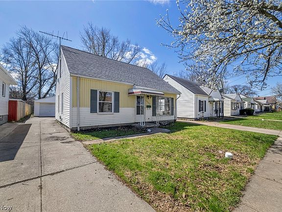 3rd image of 13539 Bennington Ave