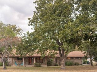 300 Wilkes St, Smithville, TX 78957