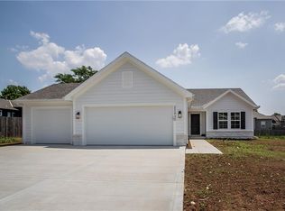 22430 S Jefferson St, Spring Hill, KS 66083