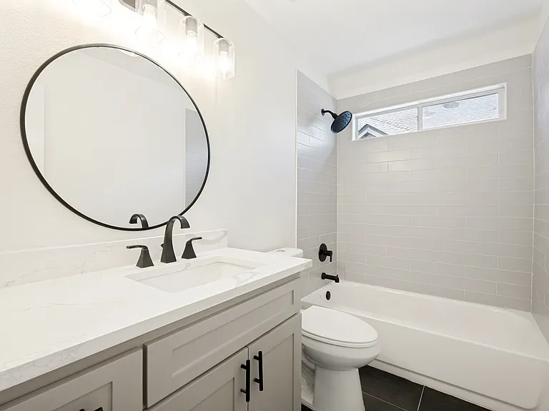 7086 Richmond Dr — Photo 19