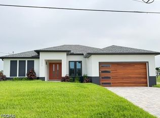 3245 Gulfstream Pkwy, Cape Coral, FL 33993