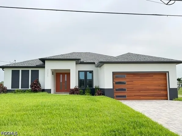 3245 Gulfstream Pkwy, Cape Coral, FL 33993