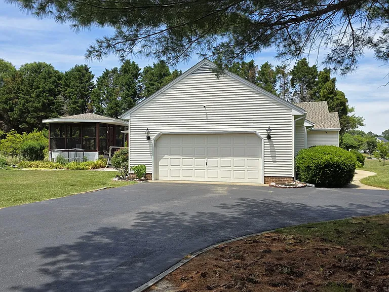 6300 White Cove Dr — Photo 11
