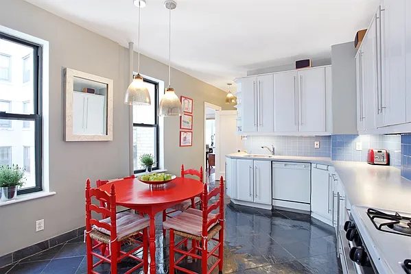 Sold by Corcoran | media 28