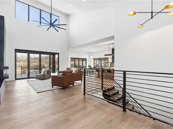 507 Redbud Ct, Lake Ozark, MO 65049