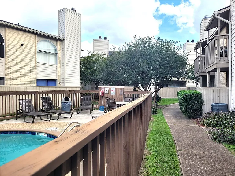 3919 Fairmont Pkwy #180 — Photo 23